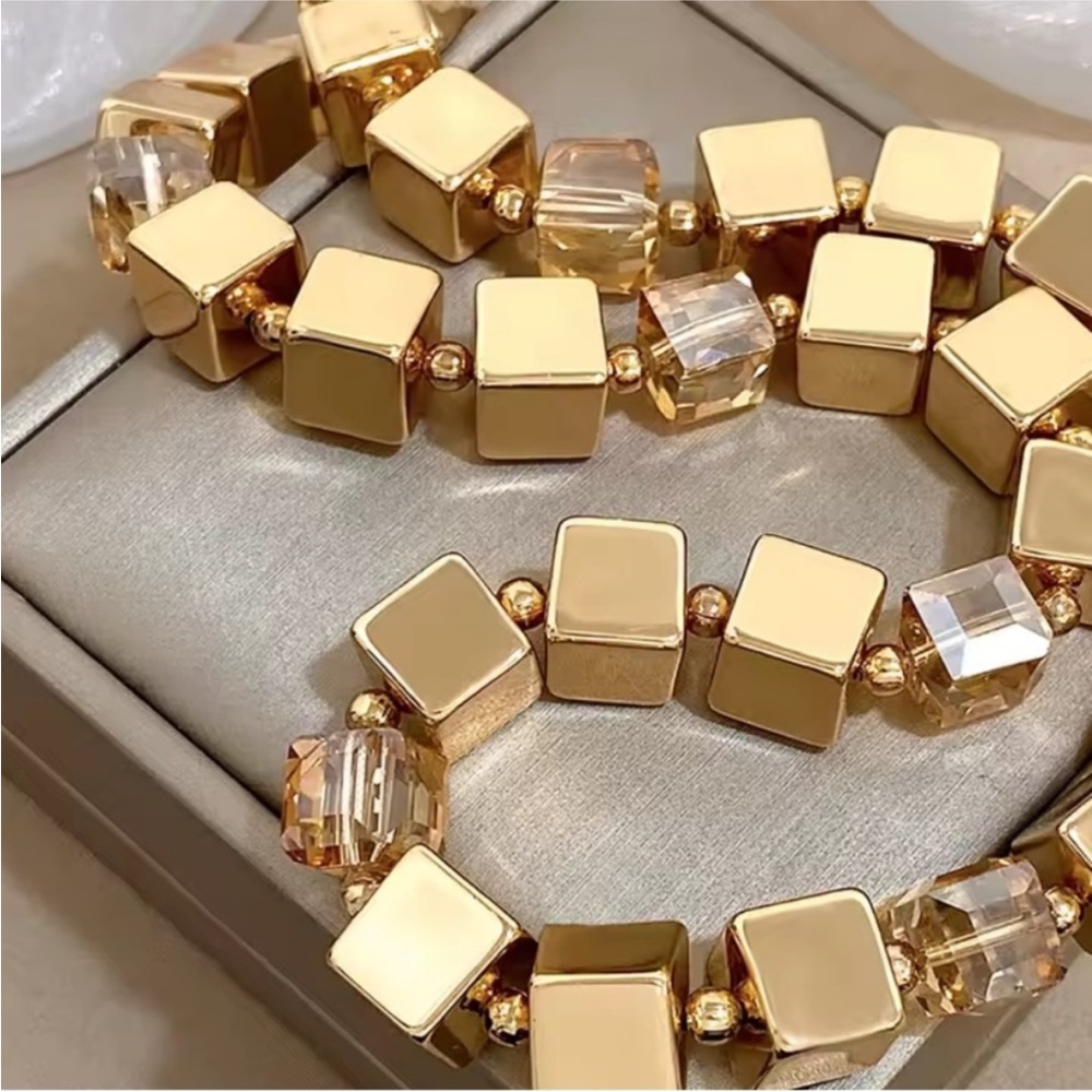 Luxury Cube Gold and Crystal Necklace - Picture 3 of 9